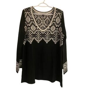 Roaman’s Black and White Cozy Sweater with V Neck Size M Cottagecore